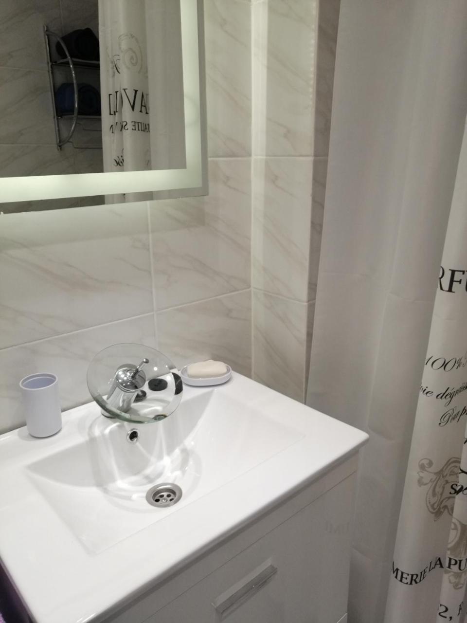 Petit Apartment En Avenida Belgrano Buenos Aires Luaran gambar